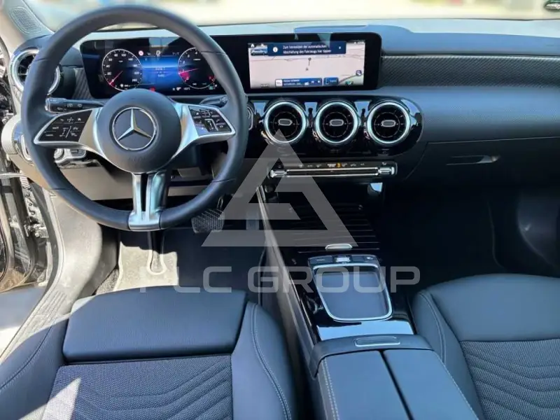 2025 Mercedes Benz A 180