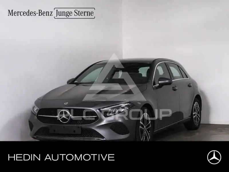 2025 Mercedes Benz A 180