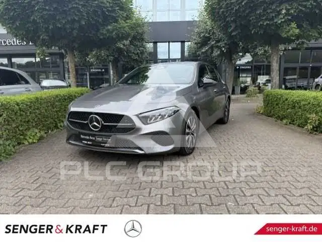 2025 Mercedes Benz A 180