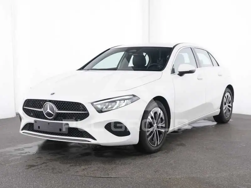 2025 Mercedes Benz A 180