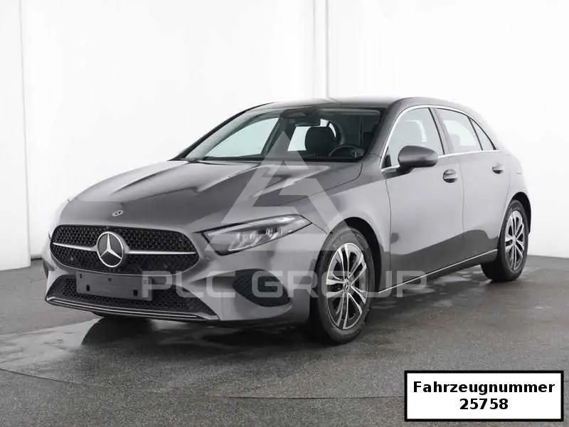 2025 Mercedes Benz A 180