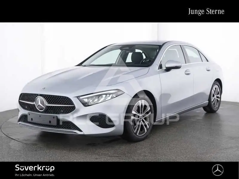 2025 Mercedes Benz A 200