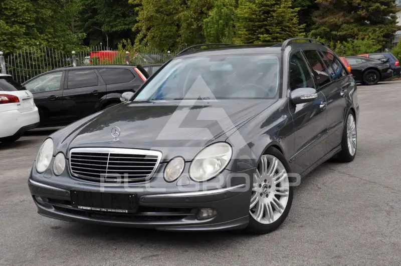 2005 Mercedes Benz E 50