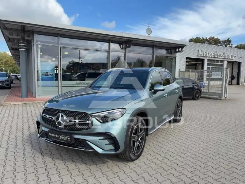 2025 Mercedes Benz GLC 300