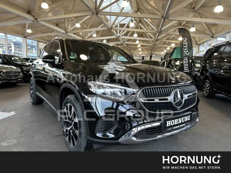 2025 Mercedes Benz GLC 300