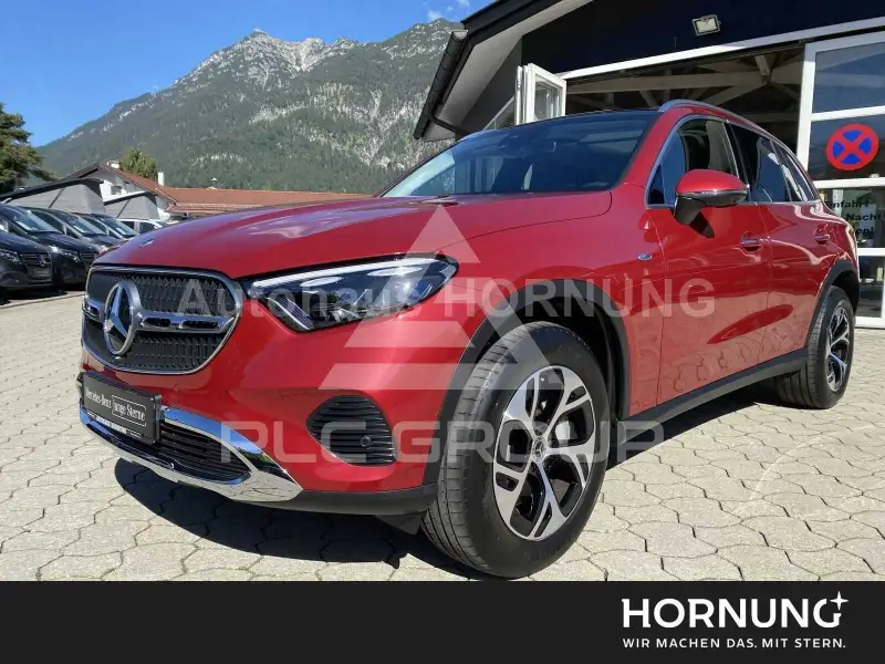 2025 Mercedes Benz GLC 300