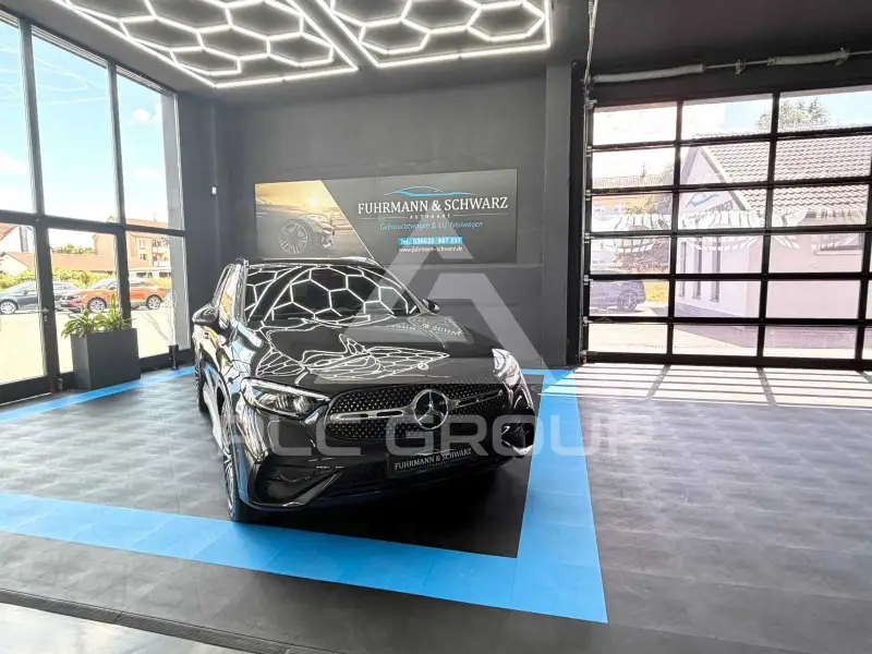 2025 Mercedes Benz GLC 300