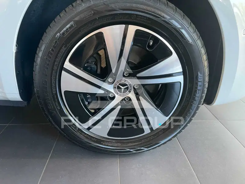 2025 Mercedes Benz V