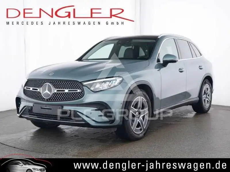 2025 Mercedes Benz GLC 200