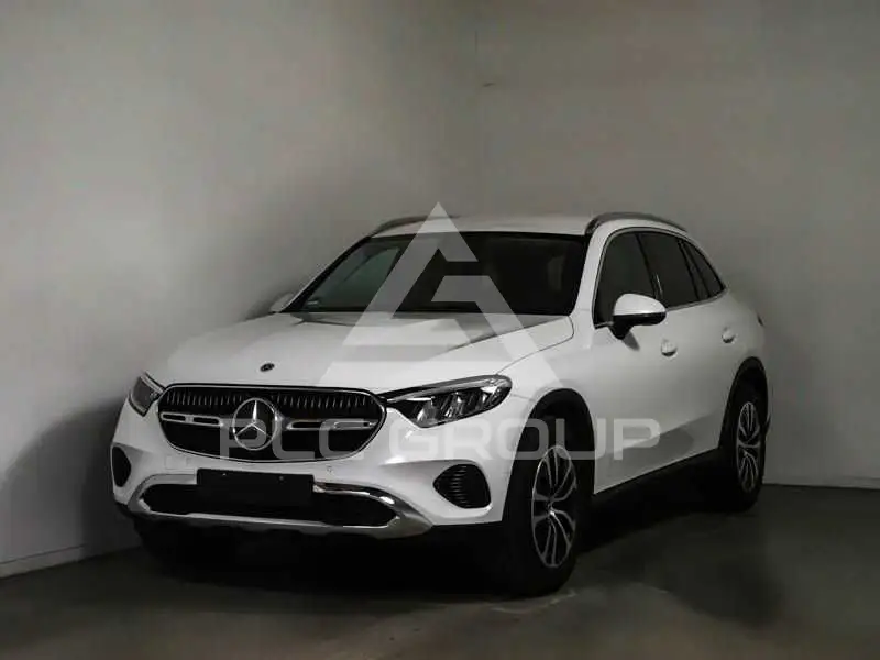 2025 Mercedes Benz GLC 200