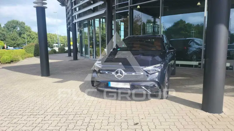 2025 Mercedes Benz GLC 200