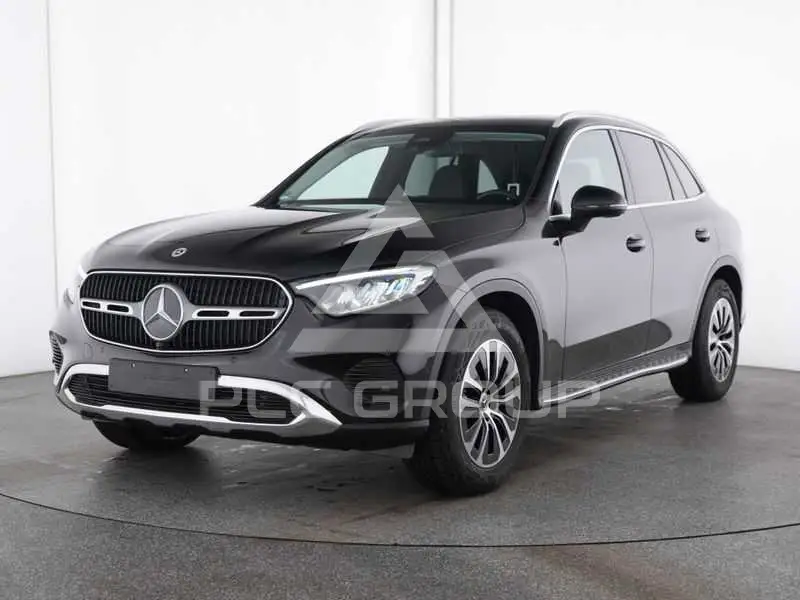 2025 Mercedes Benz GLC 200