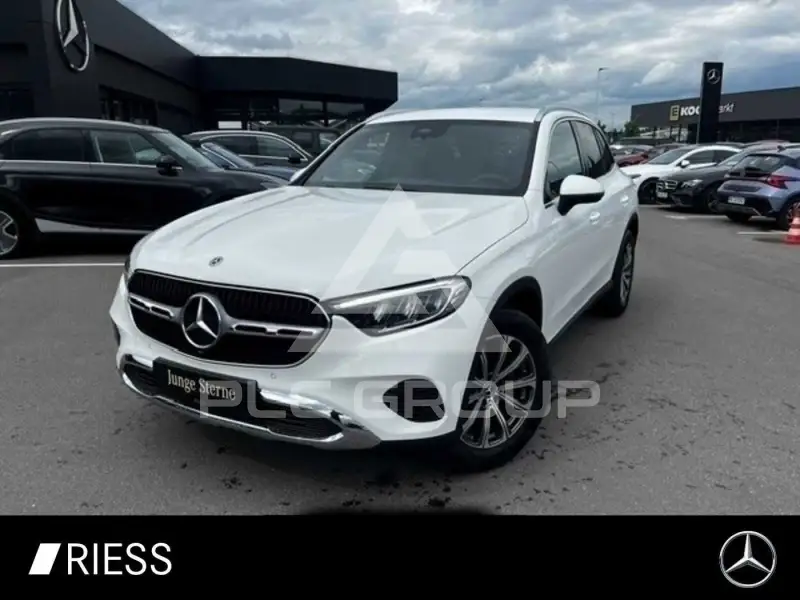 2025 Mercedes Benz GLC 200