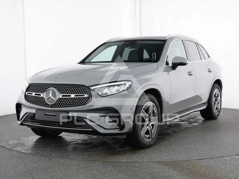 2025 Mercedes Benz GLC 200