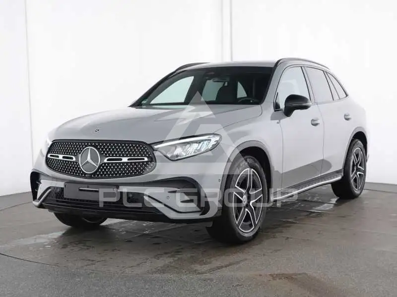 2025 Mercedes Benz GLC 200