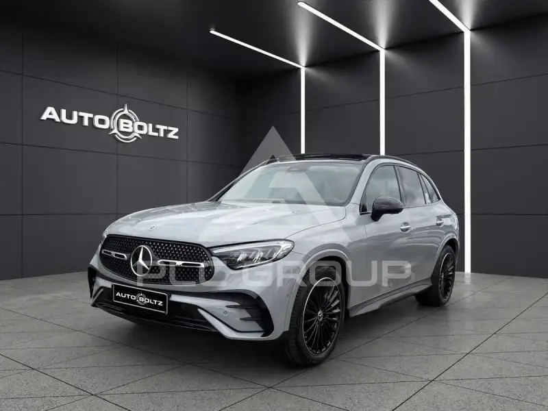 2025 Mercedes Benz GLC 200