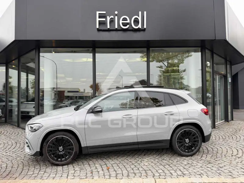 2025 Mercedes Benz GLA 200