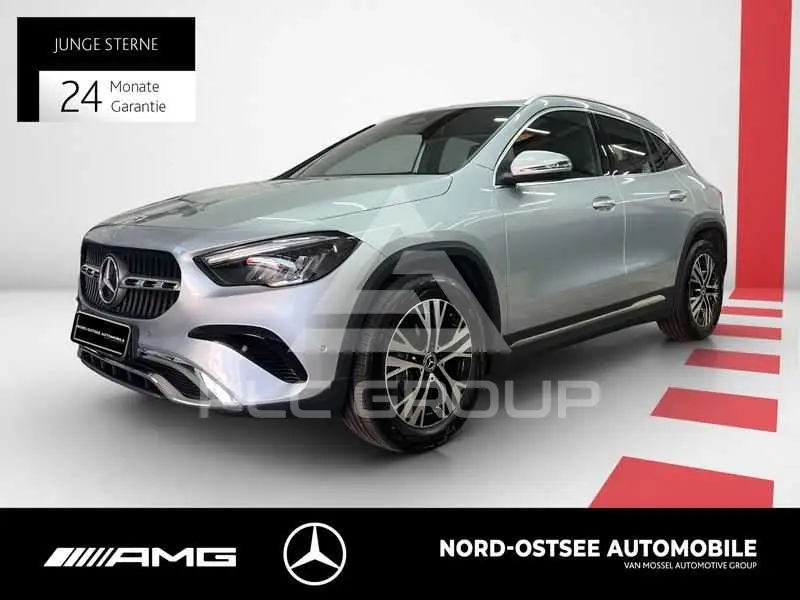 2025 Mercedes Benz GLA 200