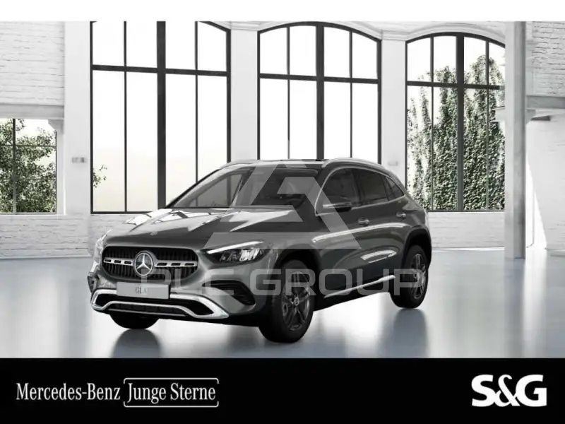 2025 Mercedes Benz GLA 220