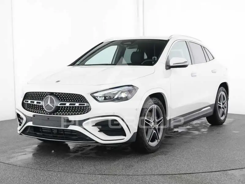 2025 Mercedes Benz GLA 220