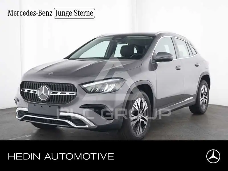 2025 Mercedes Benz GLA 220