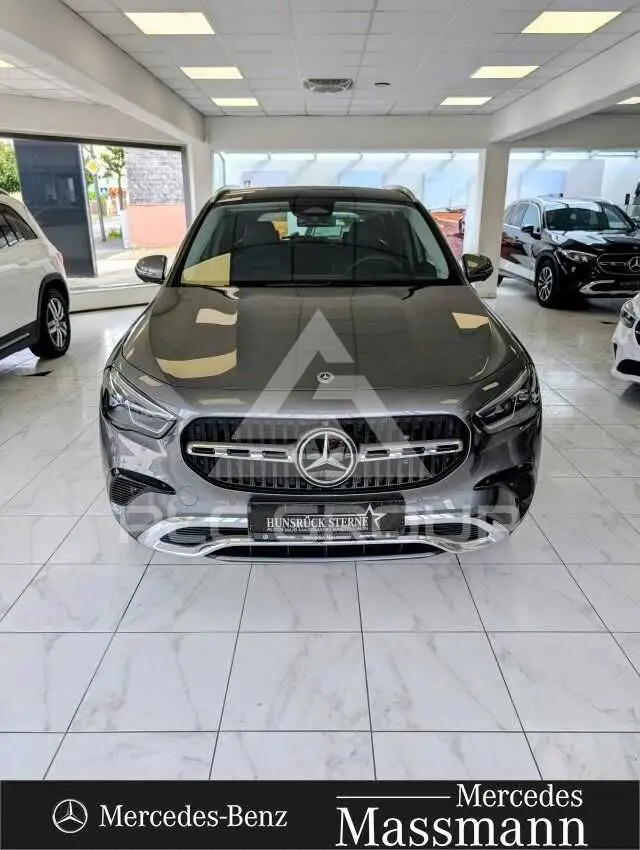 2025 Mercedes Benz GLA 220