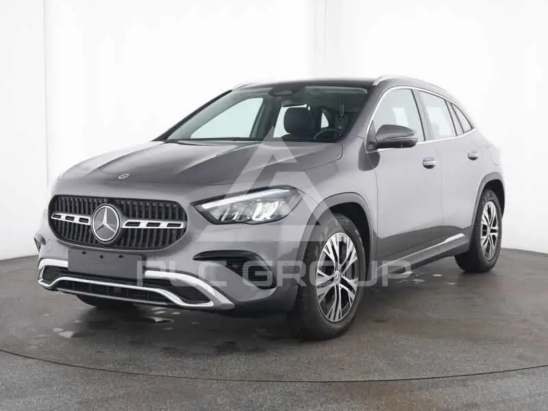 2025 Mercedes Benz GLA 220