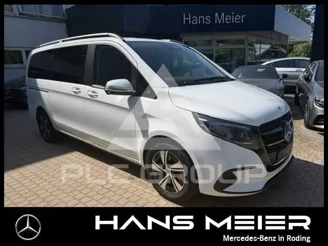 2025 Mercedes Benz V 220