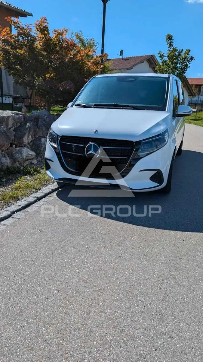 2025 Mercedes Benz V 220