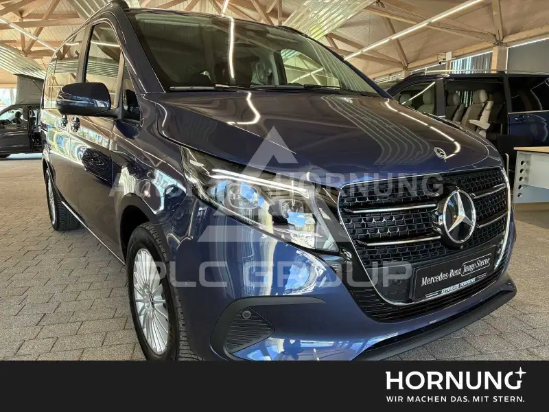 2025 Mercedes Benz V 220