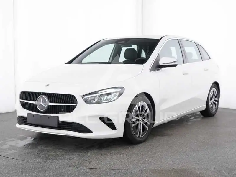 2025 Mercedes Benz B 180