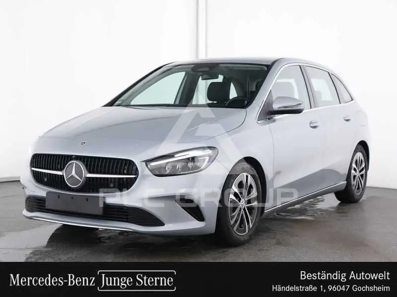 2025 Mercedes Benz B 180