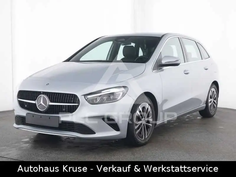 2025 Mercedes Benz B 180