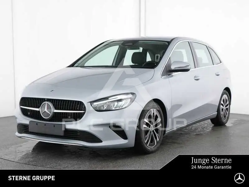 2025 Mercedes Benz B 220