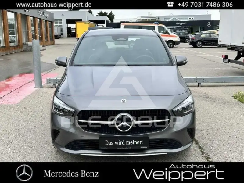 2025 Mercedes Benz B 220
