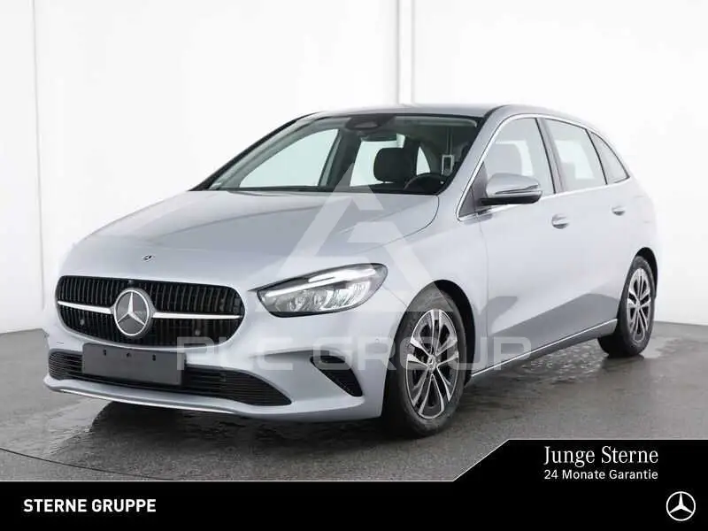 2025 Mercedes Benz B 220