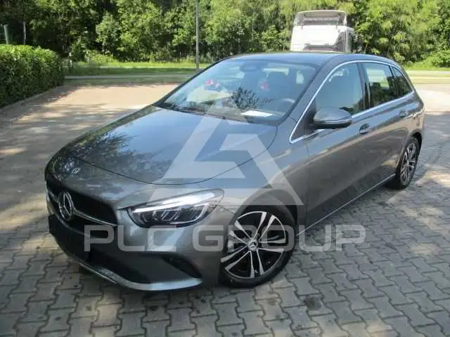 2025 Mercedes Benz B 220