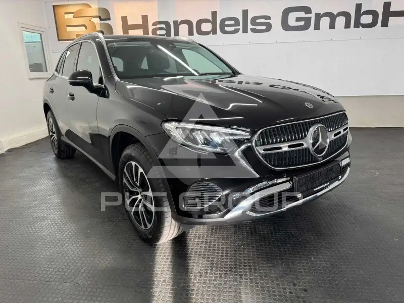 2025 Mercedes Benz GLC 220