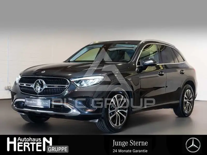 2025 Mercedes Benz GLC 220