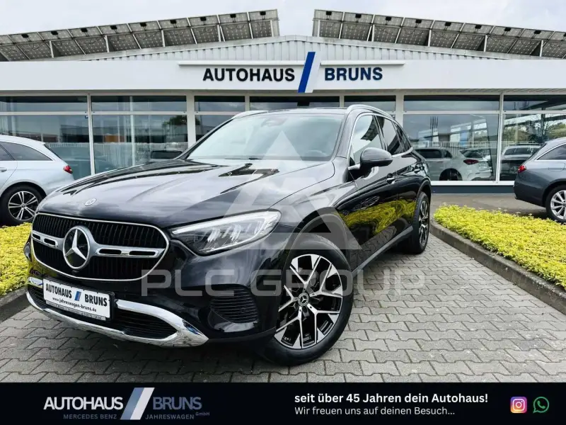 2025 Mercedes Benz GLC 220