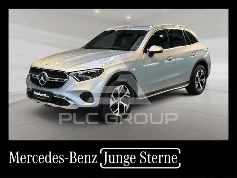 2025 Mercedes Benz GLC 220