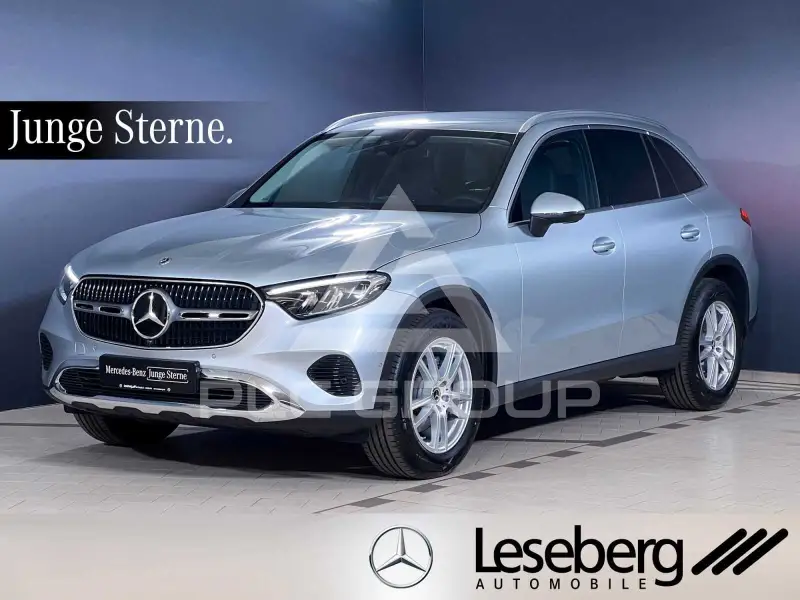 2025 Mercedes Benz GLC 220