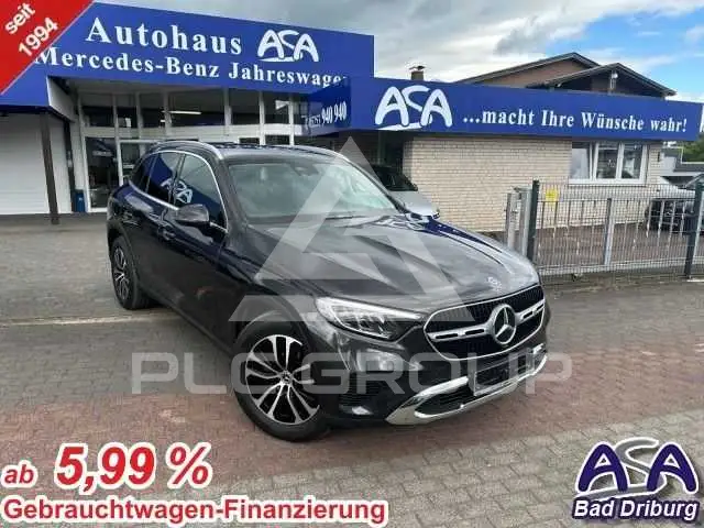 2025 Mercedes Benz GLC 220