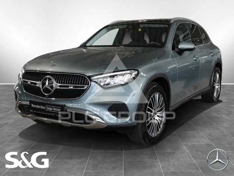2025 Mercedes Benz GLC 220