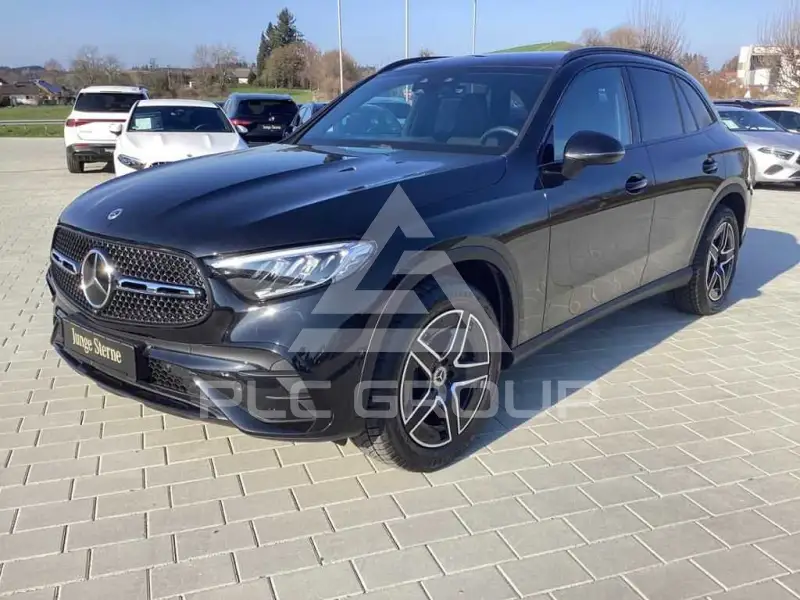 2025 Mercedes Benz GLC 220
