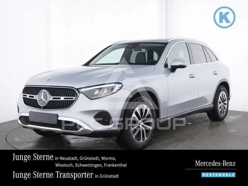 2025 Mercedes Benz GLC 220