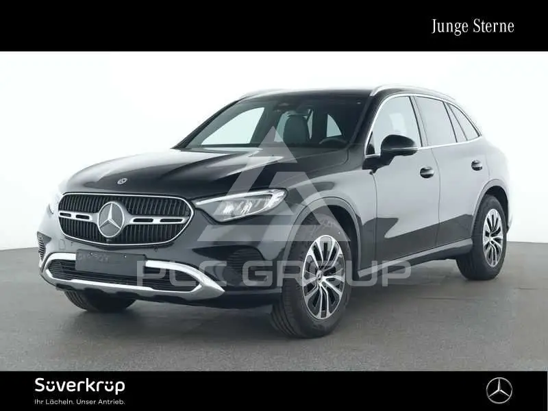 2025 Mercedes Benz GLC 220