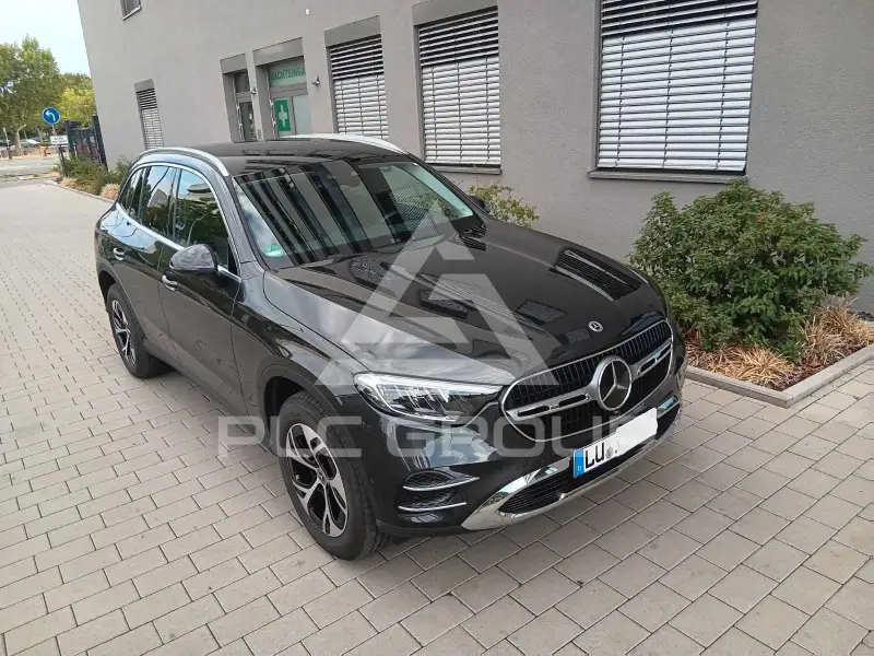 2025 Mercedes Benz GLC 220