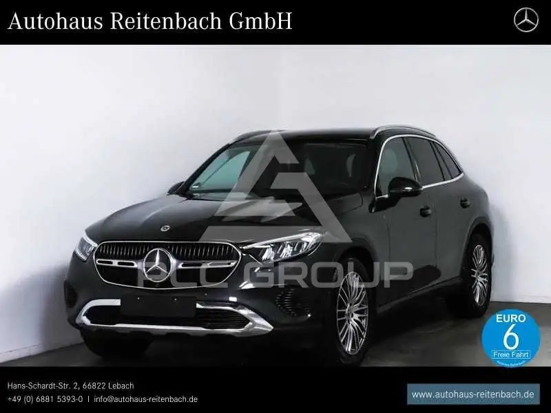2025 Mercedes Benz GLC 220