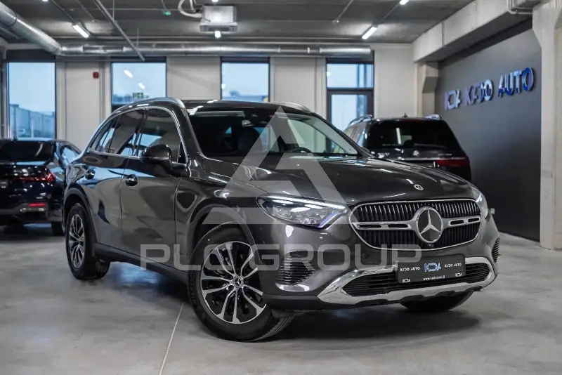 2025 Mercedes Benz GLC 220